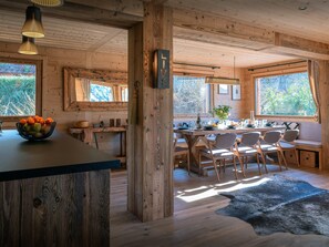Dining - Chalet Bonnevie - family home for 10, spa & mountain views - OVO Network (Les Villards-sur-Thônes)