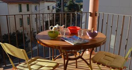 Estudio cabina luminoso a 50m de la playa, 4 plazas, Banyuls