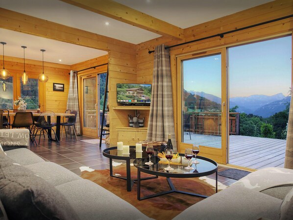 Télévision, jeux vidéo, lecteur de DVD, table de tennis de table