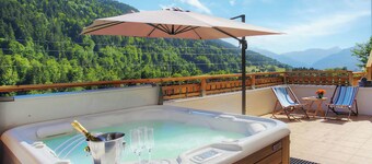 Chalet Carter - family mountain base for 11, jacuzzi & games - OVO Network