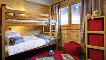 5 chambres, fer et planche à repasser, Wi-Fi, draps fournis