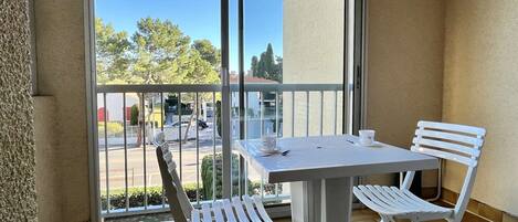 تناول الطعام