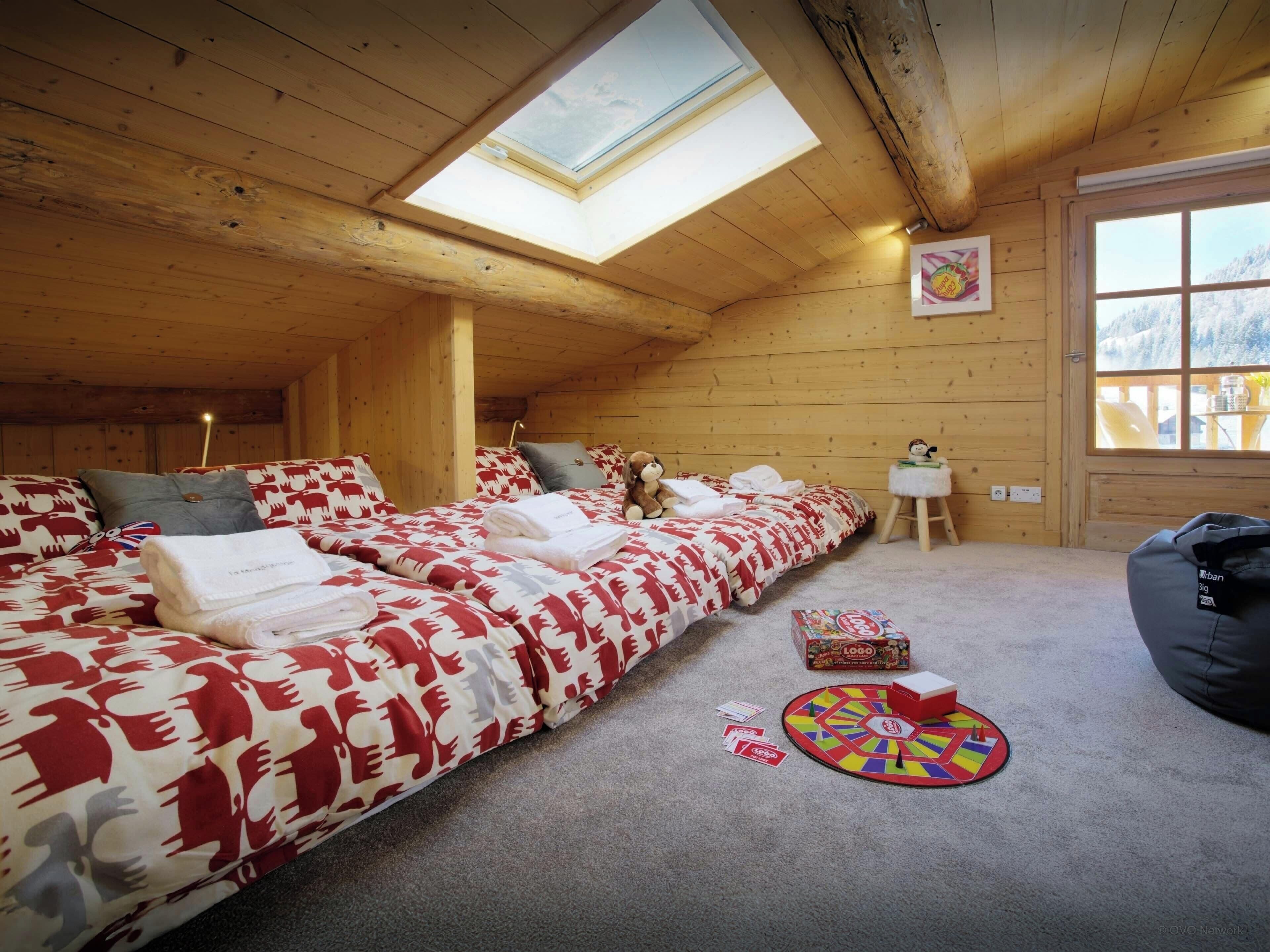 6 chambres, fer et planche à repasser, Wi-Fi, draps fournis