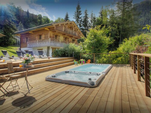 Chalet Le Mousqueton - ski base for 14 spa & mountain views - OVO Network
