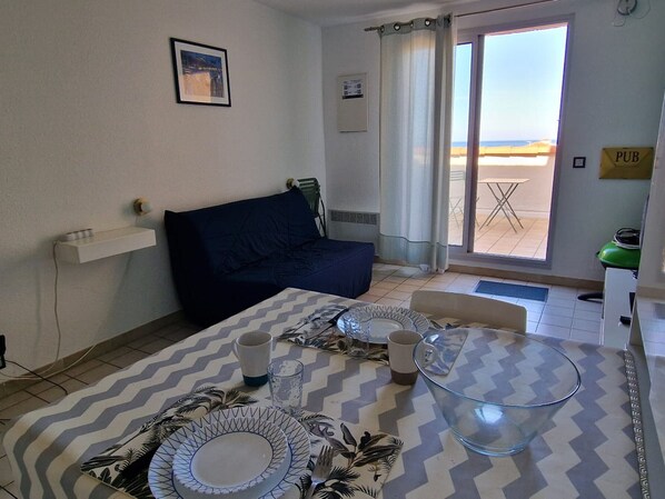 TV - Studio with terrace, parking and sea view in Banyuls-sur-Mer (Banyuls-sur-Mer)