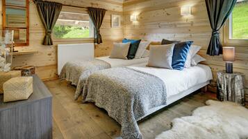 4 habitaciones, tabla de planchar con plancha, wifi y ropa de cama