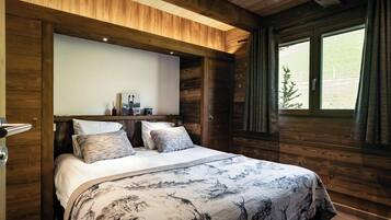 4 chambres, fer et planche à repasser, Wi-Fi, draps fournis