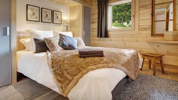 4 habitaciones, tabla de planchar con plancha, wifi y ropa de cama