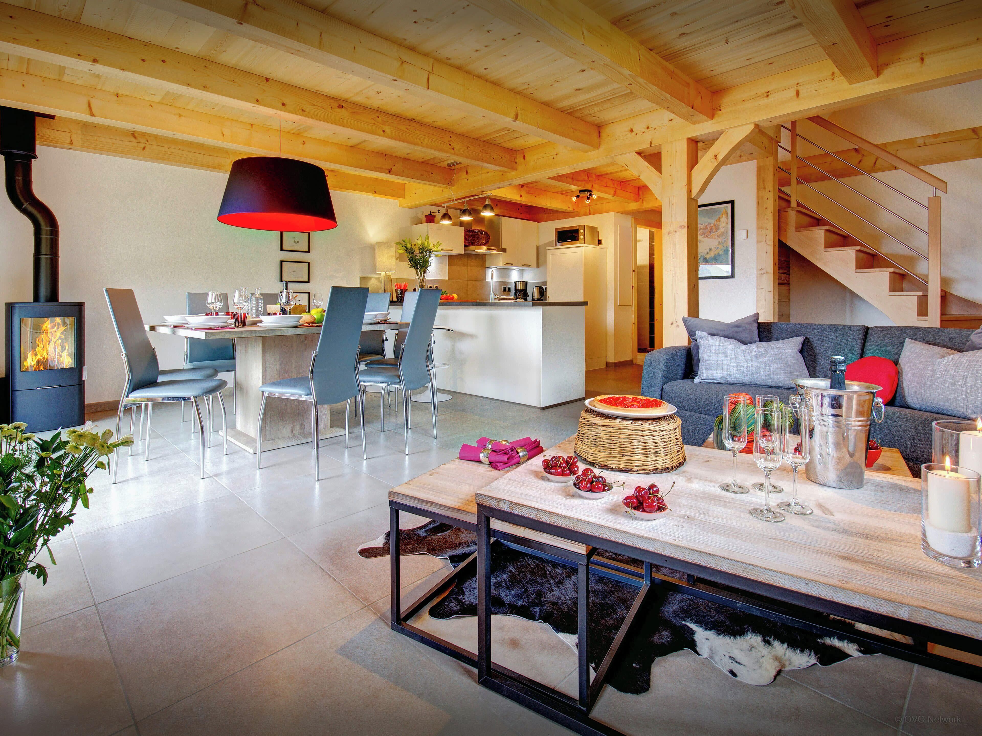 Televisie en een open haard