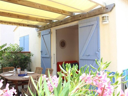 Maison cosy avec terrasse, clim et parking, à 250m de la plage