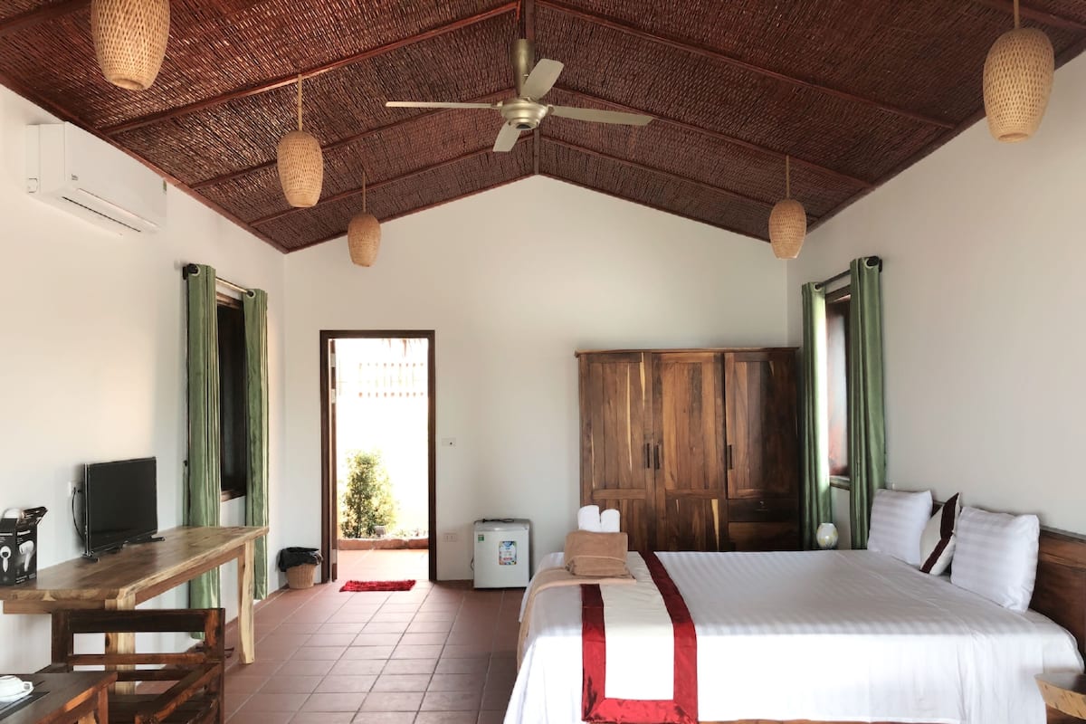 Minibar, desk, blackout curtains, soundproofing