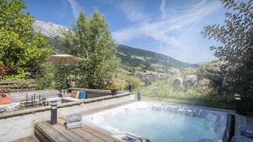 Bain à remous extérieur