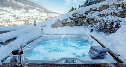 Chalet Colombine - base luxe pour 15, piscine, spa & cinema - OVO Network