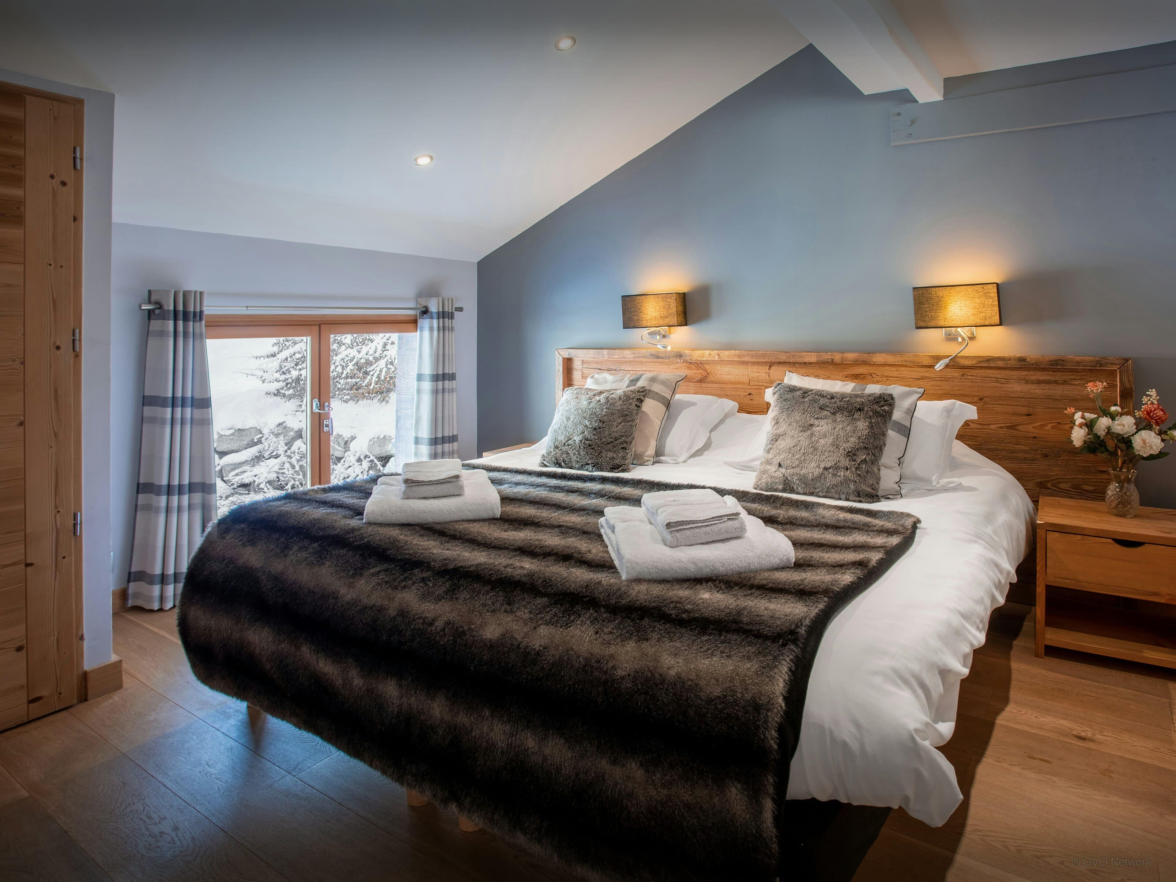 7 bedrooms, iron/ironing board, WiFi, bed sheets