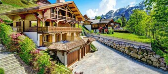 Chalet des Enfants - ski-in ski-out base for 10, spa & views - OVO Network