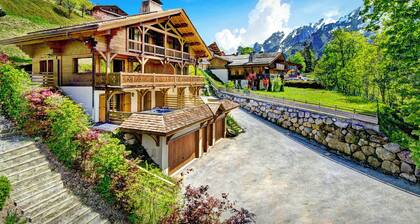 Chalet des Enfants - ski-in ski-out base for 10, spa & views - OVO Network