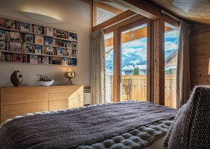 4 habitaciones, tabla de planchar con plancha, wifi y ropa de cama 