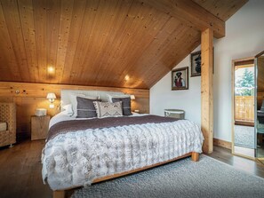 4 chambres, fer et planche à repasser, Wi-Fi, draps fournis