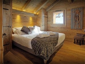 6 chambres, fer et planche à repasser, Wi-Fi, draps fournis