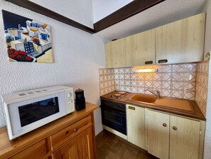 冷蔵庫、電子レンジ、オーブン