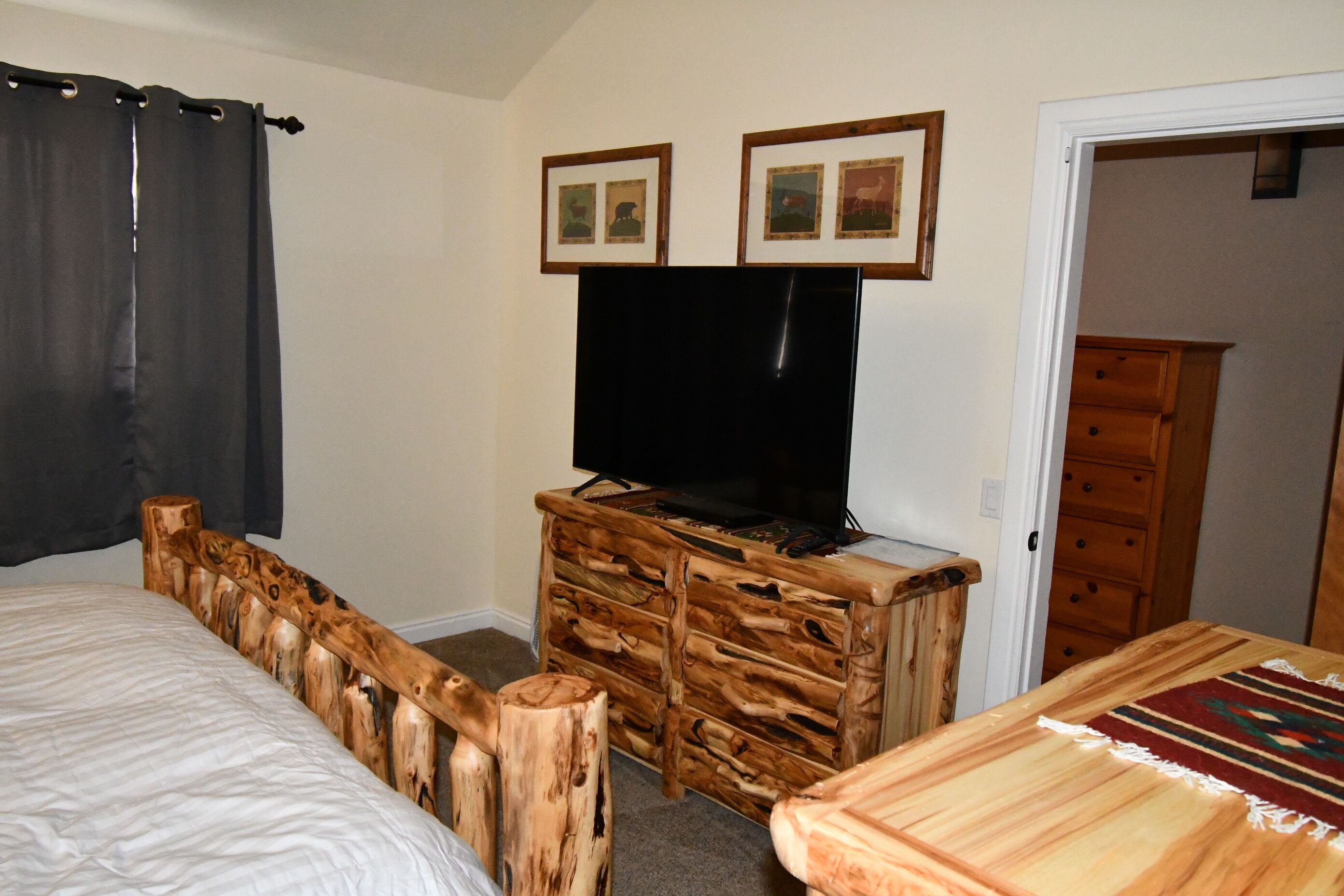 2 bedrooms, iron/ironing board, Internet, bed sheets