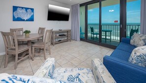 TV - 5th FLOOR! Hotel on the Beach!!! FREE Wifi ~ Full Kitchen ~ Bunks (Gulf Shores)