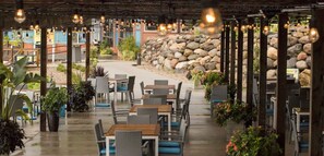 Outdoor dining - Beautiful, Bridges Bay Cabin #122  (ARNOLDS PARK)