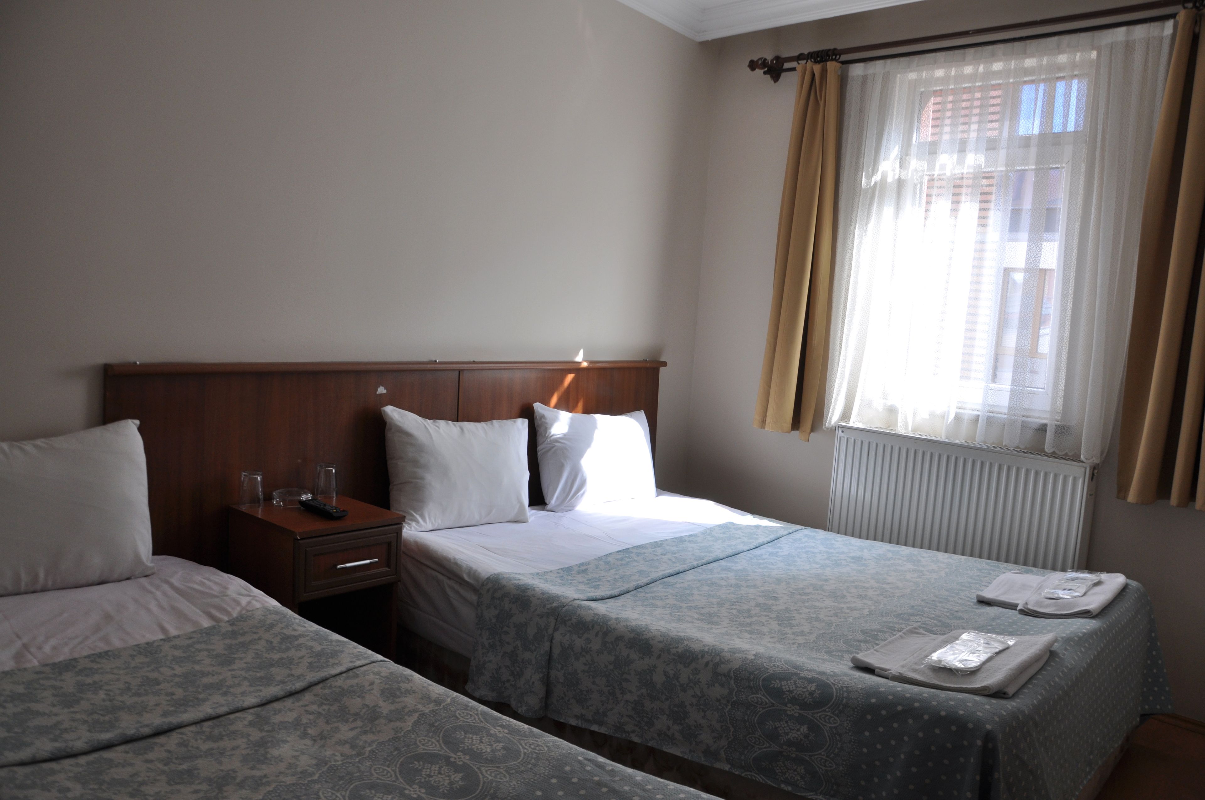 In-room safe, desk, free WiFi