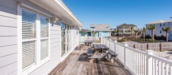 Privat pool! 6/5 soveværelse 3/2 bade Sovepladser op til 19 med fantastisk udsigt