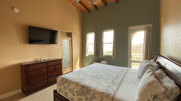 2 bedrooms, desk, iron/ironing board, travel crib