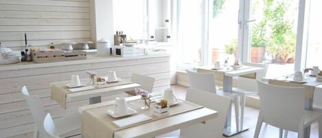 Petit déjeuner buffet compris tous les jours