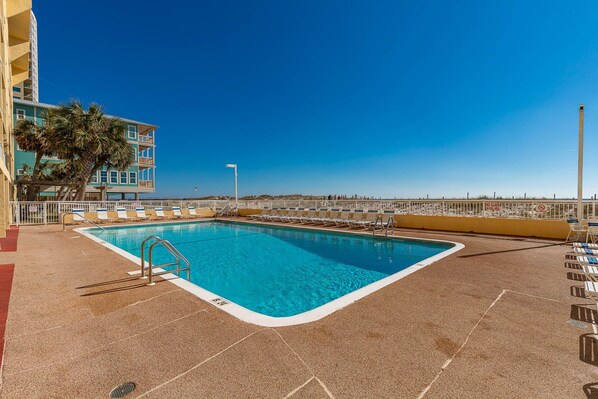 Pool - 2 Bedroom Condo @ Driftwood Towers! GULF FRONT (Gulf Shores)