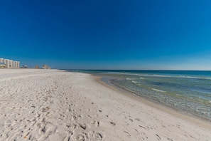 On the beach - 2 Bedroom Condo @ Driftwood Towers! GULF FRONT (Gulf Shores)