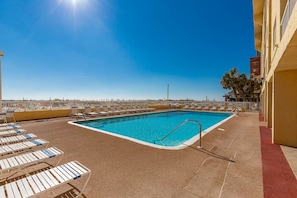 Pool - 2 Bedroom Condo @ Driftwood Towers! GULF FRONT (Gulf Shores)