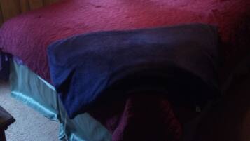 3 bedrooms, desk, free WiFi, bed sheets