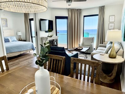 BEAUTIFULLY RENOVATED Condo on the 14th Floor with Fabulous Gulf-Front Views!
