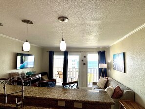 Smart TV - Beachy Vibes + Game Day Fun on the Bay! (Tampa)