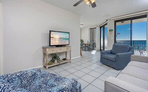 Flatscreentelevisie en een stereo