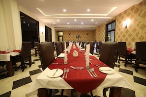 Daily full breakfast (INR 375 per person)