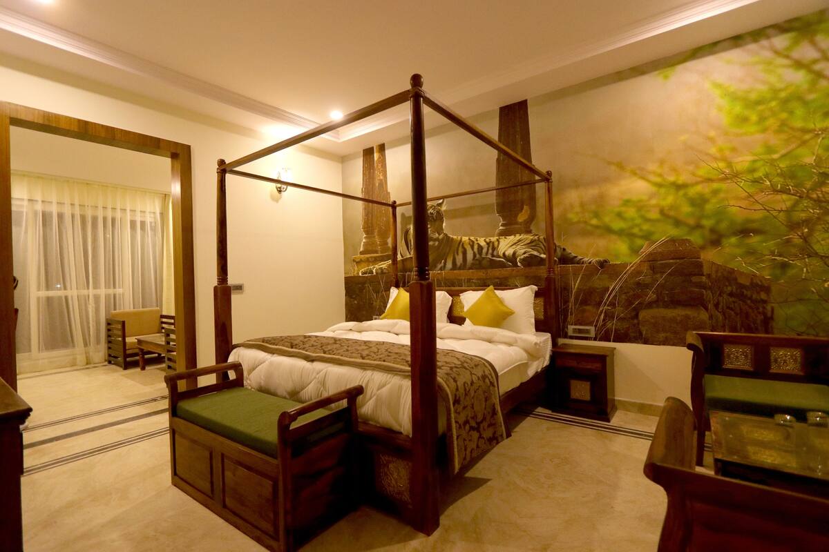 Luxury Studio Suite | Desk, soundproofing, rollaway beds, free WiFi