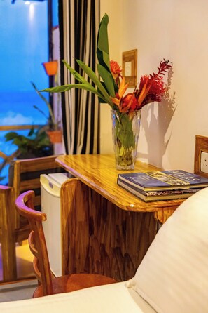 Deluxe Double Room, 1 King Bed, Ocean View