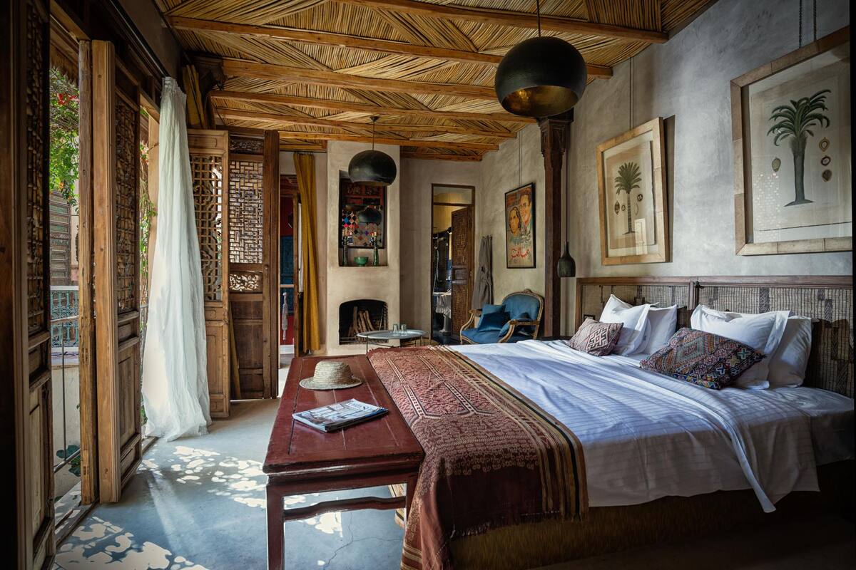 Superior suite, 1 kingsize bed, uitzicht op binnenplaats | Italiaanse Frette-lakens, luxe beddengoed, individueel gedecoreerd