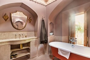 Deluxe tweepersoonskamer | Uitzicht vanuit de kamer