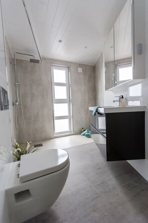 Bathroom amenities - Floating Villa Bergen (Oygarden)