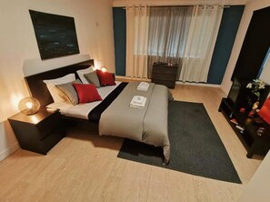 Family Quadruple Room, Garden Area | Garden view - Village Cascais Guest House (Cascais)