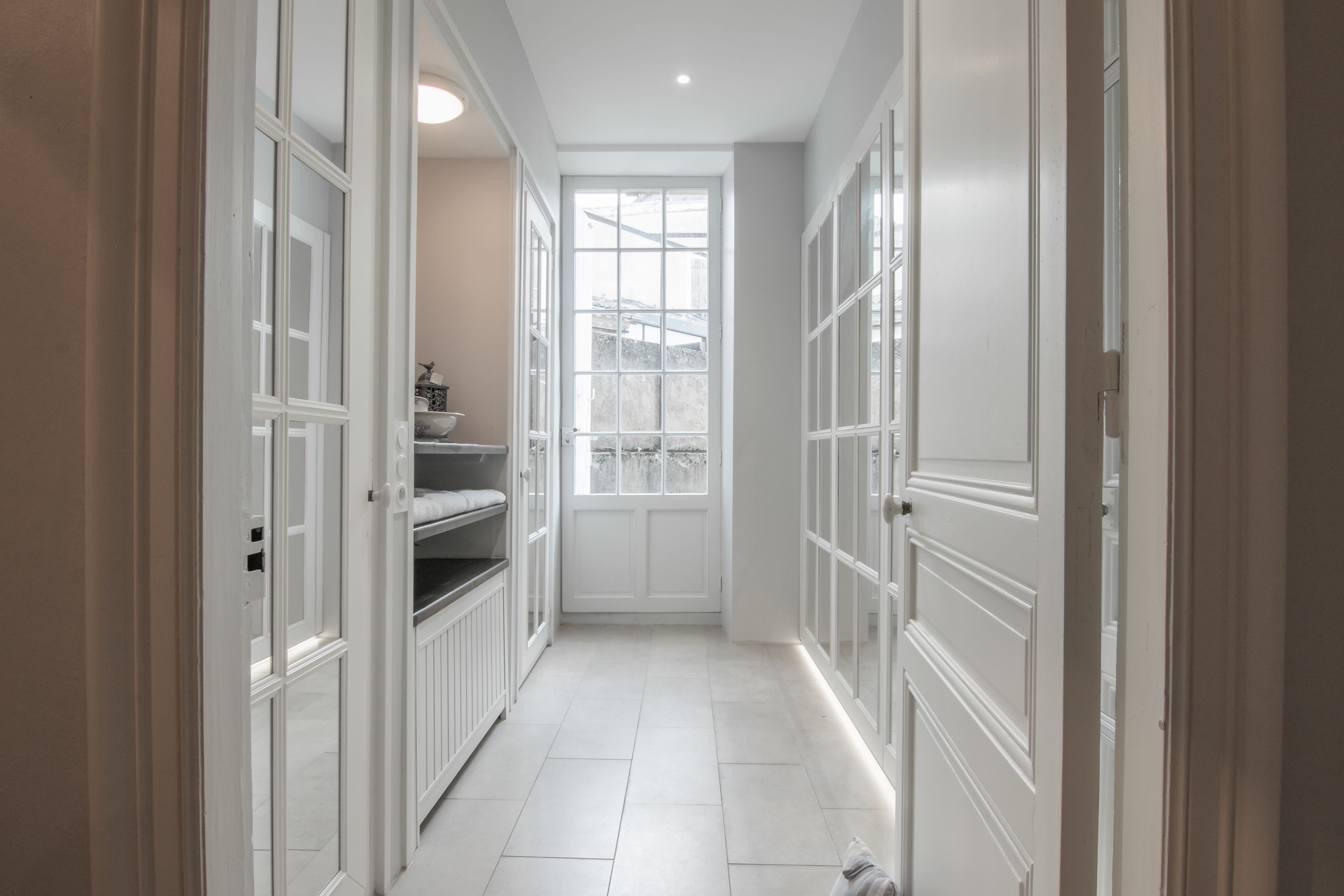 전신 욕조, 무료 세면용품, 타월