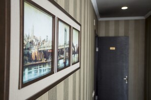 Business Suite | Living area | Flat-screen TV - Hotel & Cafe Batus (Batumi)