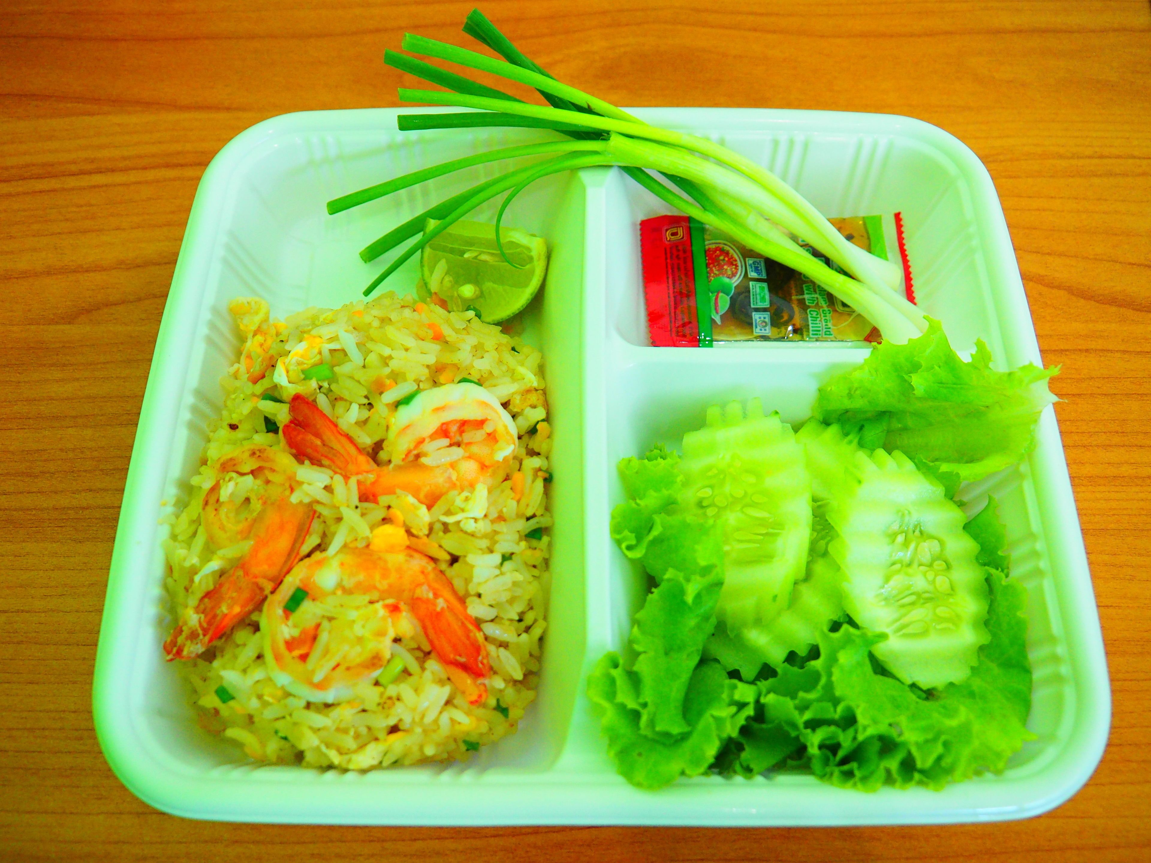 daily cooked-to-order breakfast (thb 100 per person)