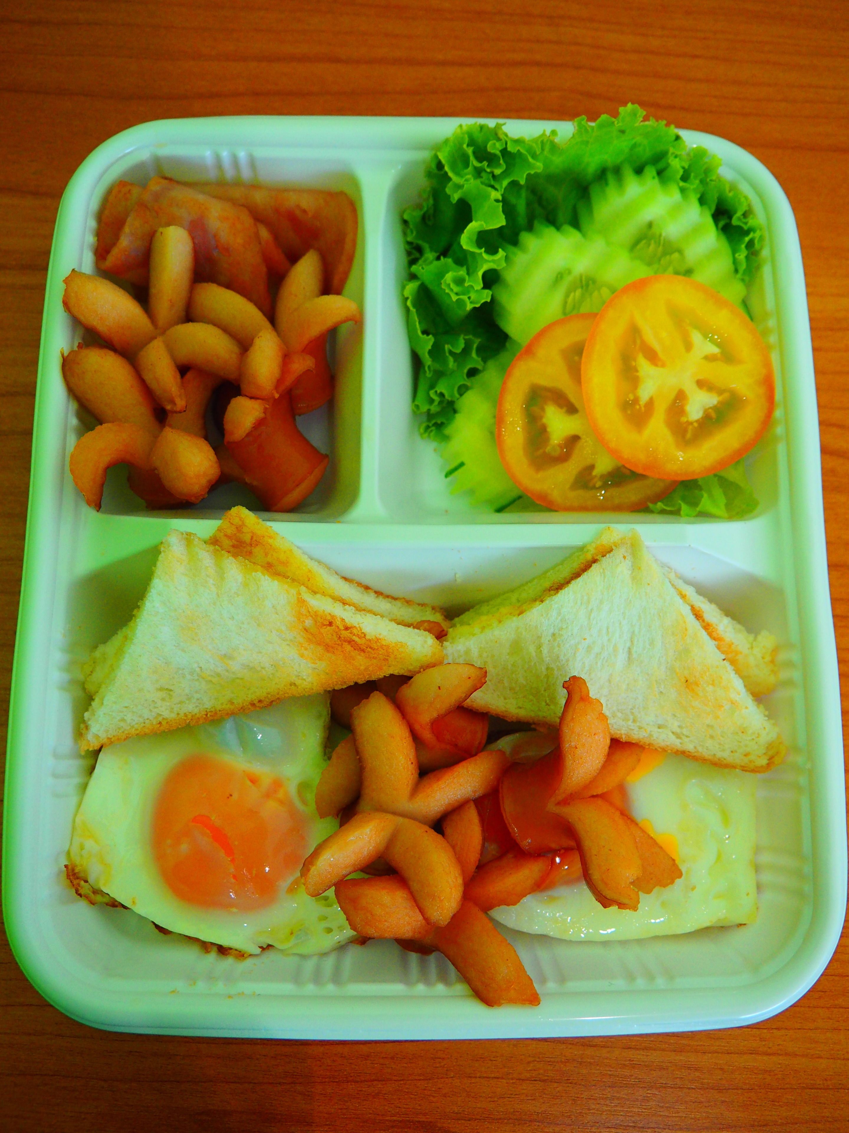 daily cooked-to-order breakfast (thb 100 per person)