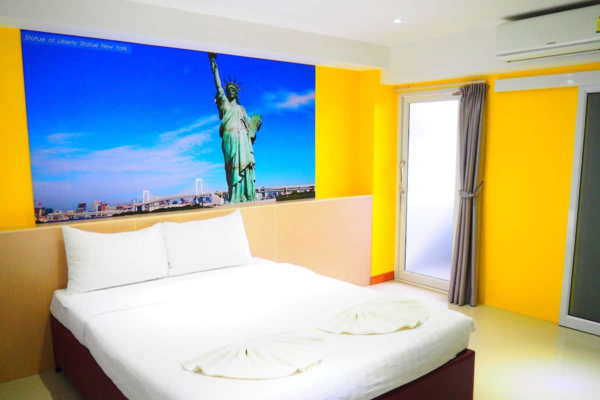 double room | desk, laptop workspace, blackout curtains, soundproofing